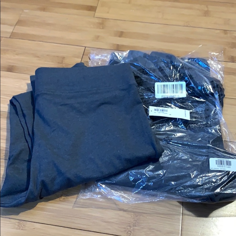 2 pair of NWT Old Navy Leggings in Gray